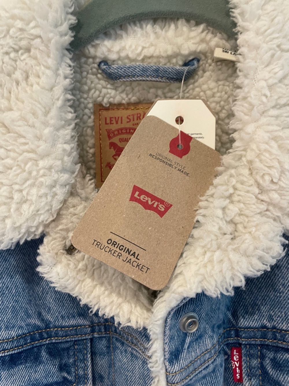 Levi's Light Blue Denim Jacket with White Sherpa Collar and Silver Stripe - Picture 6 of 6